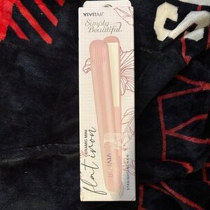Vivitar Pink Ceramic Mini Flat Iron